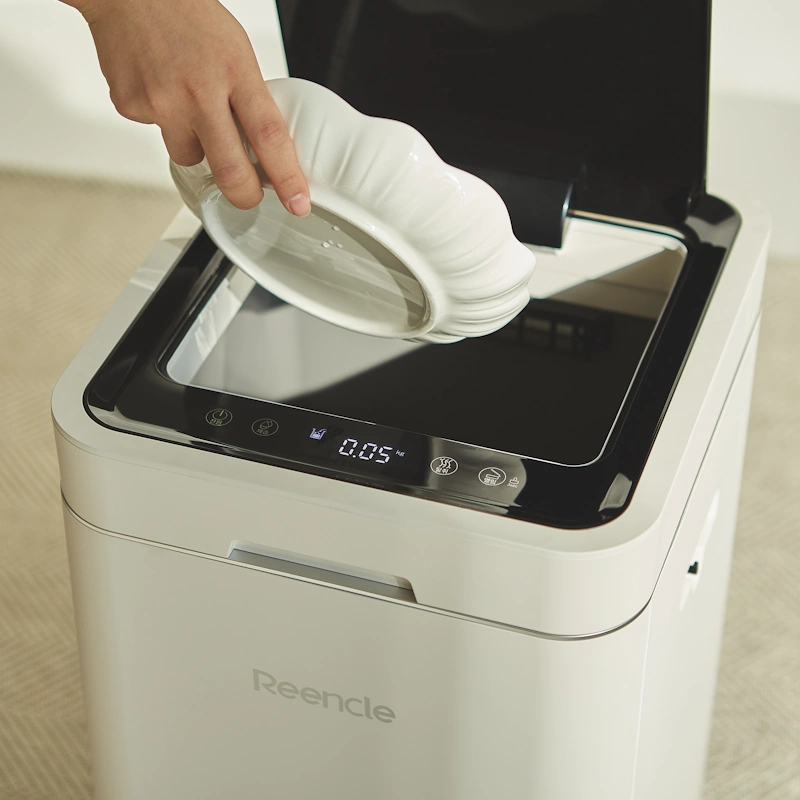 composter-reencle-gravity-beige-scale Beige Reencle Gravity Composter - food waste and compost gadget with scale and counter