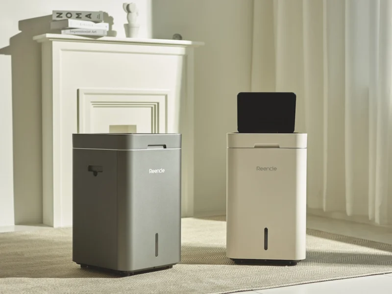 composter-reencle-gravity-white-gray Reencle Gravity ā a designer home gadget for a smell- and waste-free home