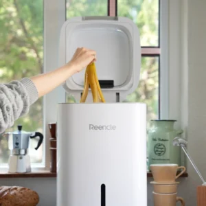 komposter-reencle-prime-kuhinja1 Bijeli Reencle Prime komposter u kuhinji – elegantno rješenje za kućno kompostiranje bez smrada